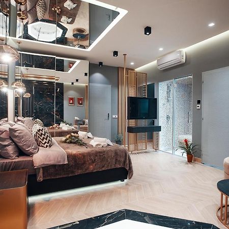 Monza Mirror Apartment Kikinda Esterno foto